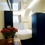 Pw - A Contemporary Jewel In Palazzo Widmann *