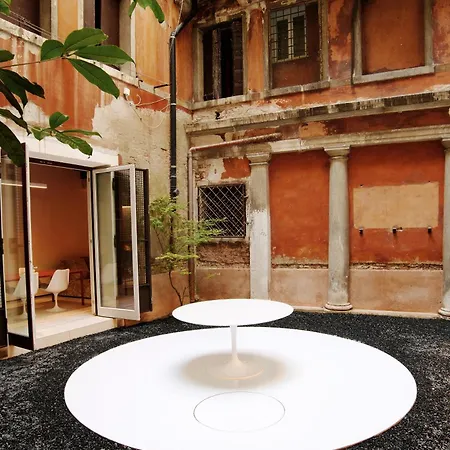 Апартаменты Pw - A Contemporary Jewel In Palazzo Widmann